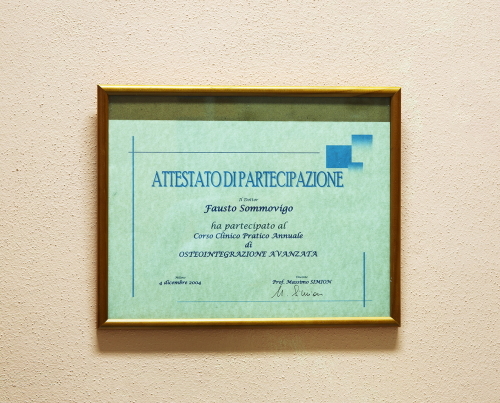 Attestato - Dottor Fausto Sommovigo Dentista